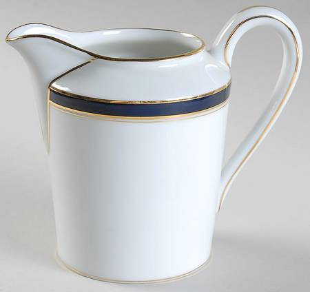 Ambassade Blue Creamer