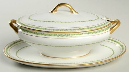 Castiglione Gravy Boat w/Attached Underplate & Lid
