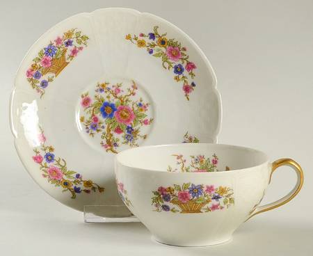 CHF1 Flat Cup & Saucer Set
