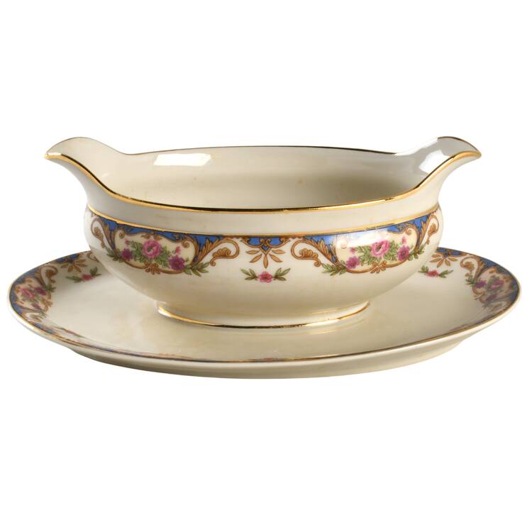 CHF110 Gravy Boat with Attached Underplate