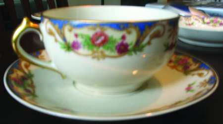 CHF110 Flat Cup & Saucer Set