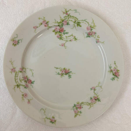CHF122 Luncheon Plate