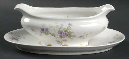 CHF130 Gravy Boat & Underplate