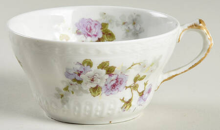 CHF138 Footed Cup
