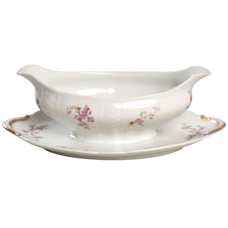 CHF150 Gravy Boat with Attached Underplate