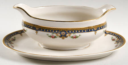 CHF152 Gravy Boat with Attached Underplate