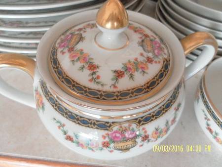 CHF171 Sugar Bowl & Lid