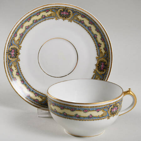 CHF245 Flat Cup & Saucer Set