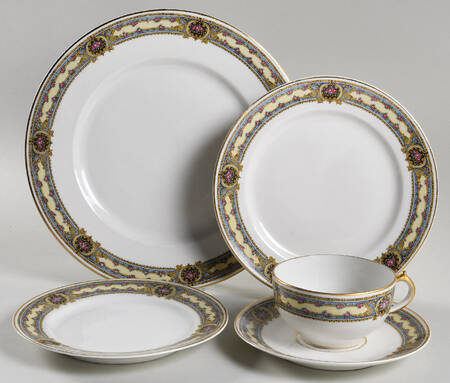 CHF245 5 Piece Place Setting