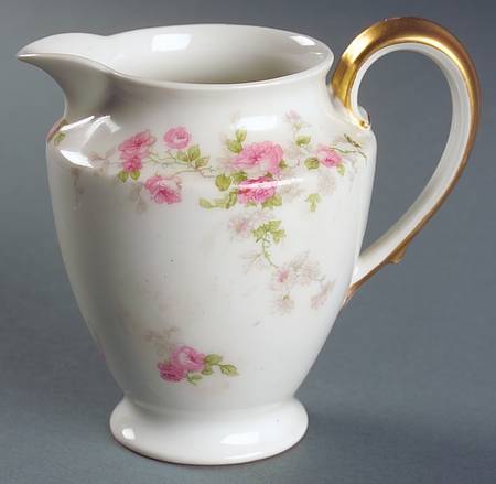 Head 82A Creamer