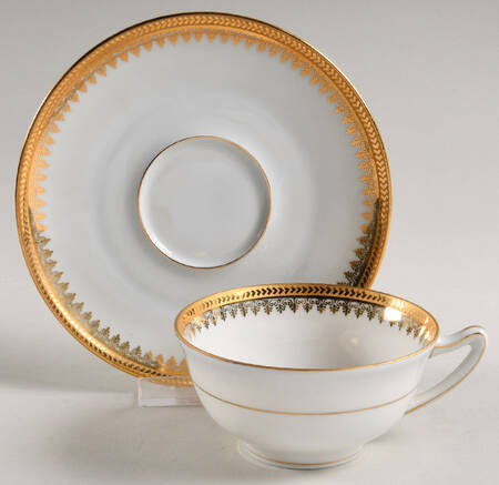 CHF272 Footed Cup & Saucer Set