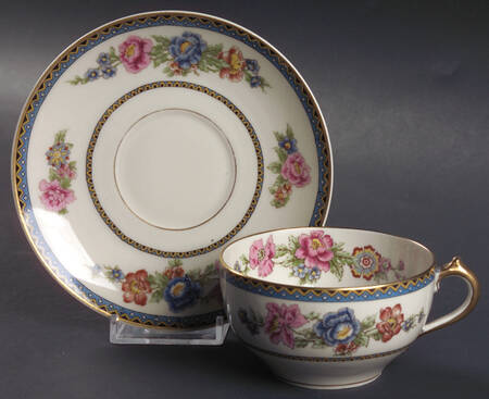 CHF5 Flat Cup & Saucer Set