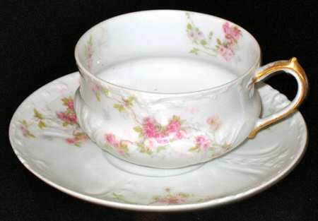 CHF77 Flat Cup & Saucer Set