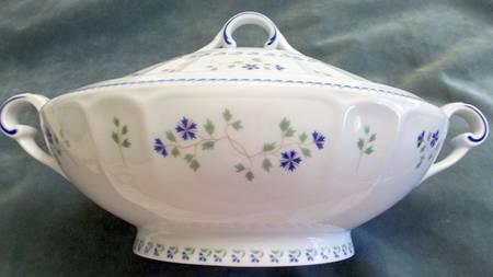 Cornflower (Barbeaux) Tureen &  Lid