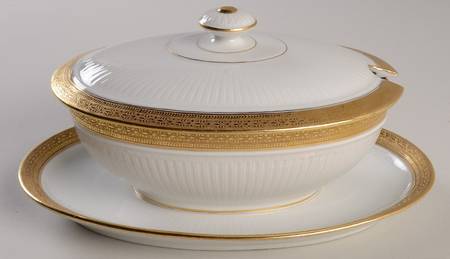 Head 160 Gravy Boat & Lid w/Underplate