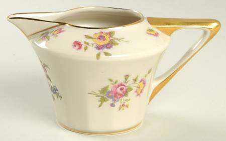Head 174 Creamer