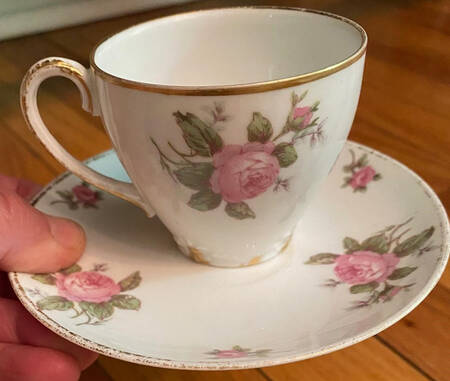 Head 38 Footed Cup & Saucer Set
