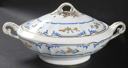 Marjolaine Oval Covered Vegetable