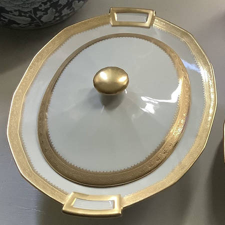 Richelieu Oval Covered Vegetable