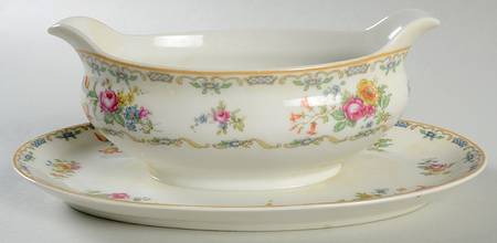 The Rochelle Gravy Boat with Attached Underplate