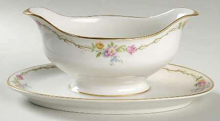 Schleiger 190 Gravy Boat with Attached Underplate