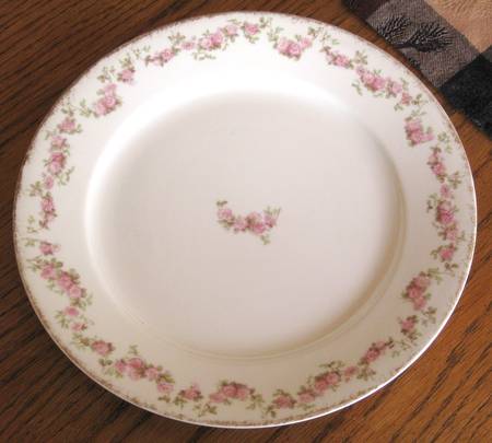 Schleiger 195G (Center Design) Dinner Plate