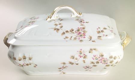 Schleiger 373 Rectangular Tureen & Lid