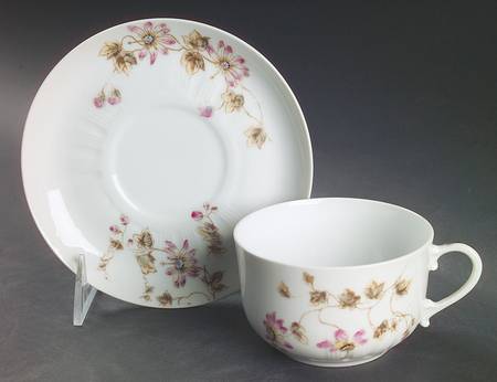 Schleiger 373 Flat Cup & Saucer Set