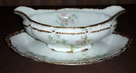 Schleiger 381 Gravy Boat & Underplate