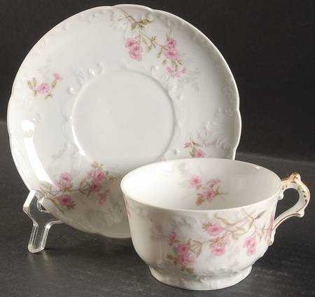 Schleiger 382 Flat Cup & Saucer Set