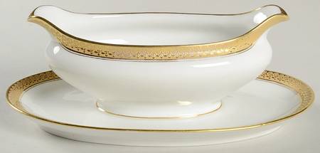 Schleiger 405 Gravy Boat with Attached Underplate