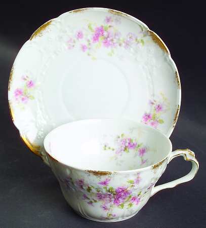 The Trocadero Oversized Cup & Saucer Set