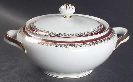 Chateau Round Covered Vegetable