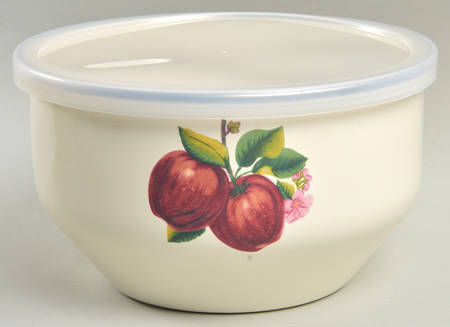 Apples (Casuals) 6 5/8" Metal Bowl W/Plastic Lid