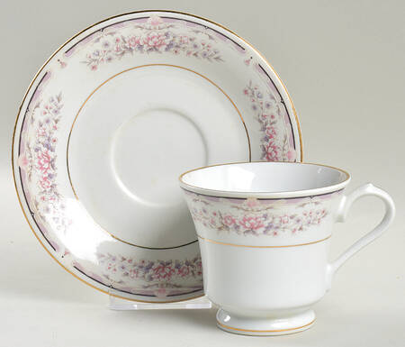 Lildon Footed Cup & Saucer Set