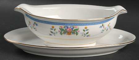 Nancy Gravy Boat & Underplate