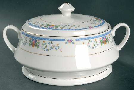 Nancy Round Covered Vegetable by China Pearl