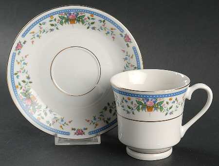Nancy Footed Cup & Saucer Set