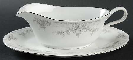 Olivia Gravy Boat & Underplate