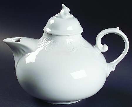 Batalha White Teapot & Lid
