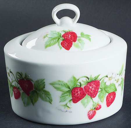 Berry Orchard Sugar Bowl & Lid