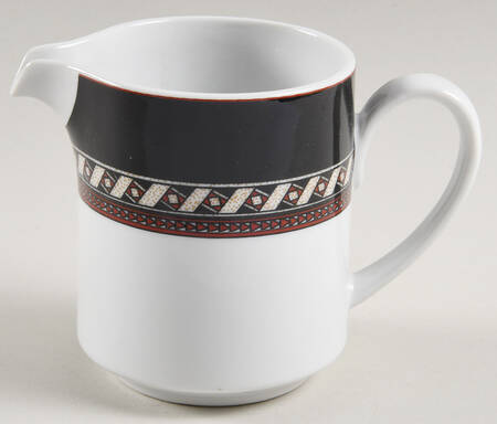 Ebony Court Creamer