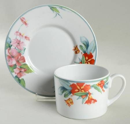 Portico Flat Cup & Saucer Set