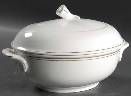 Royal Gold Oval Covered Vegetable