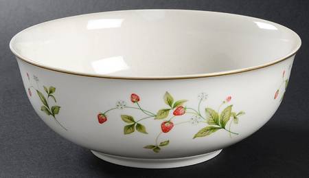 Strawberry Field 8" Round Vegetable Bowl