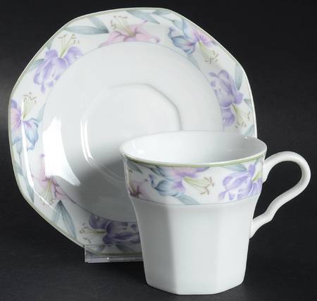 Victoria Flat Cup & Saucer Set