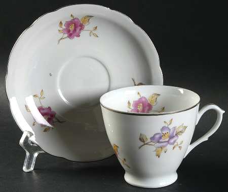 Louise (Scalloped) Footed Cup & Saucer Set