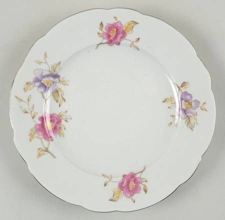 Louise (Scalloped) Bread & Butter Plate