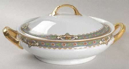 Clayton Round Covered Vegetable