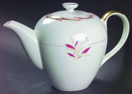 Cavalier Teapot & Lid